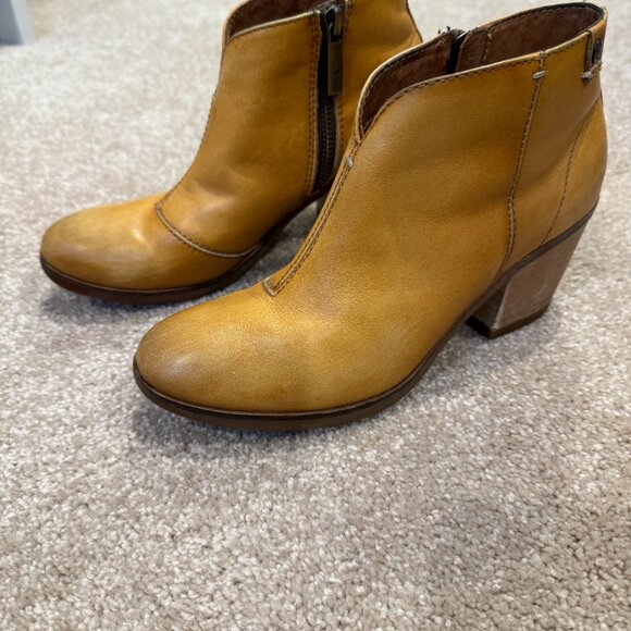 Bussola Reikiavik Ankle Boots - Picture 2 of 8